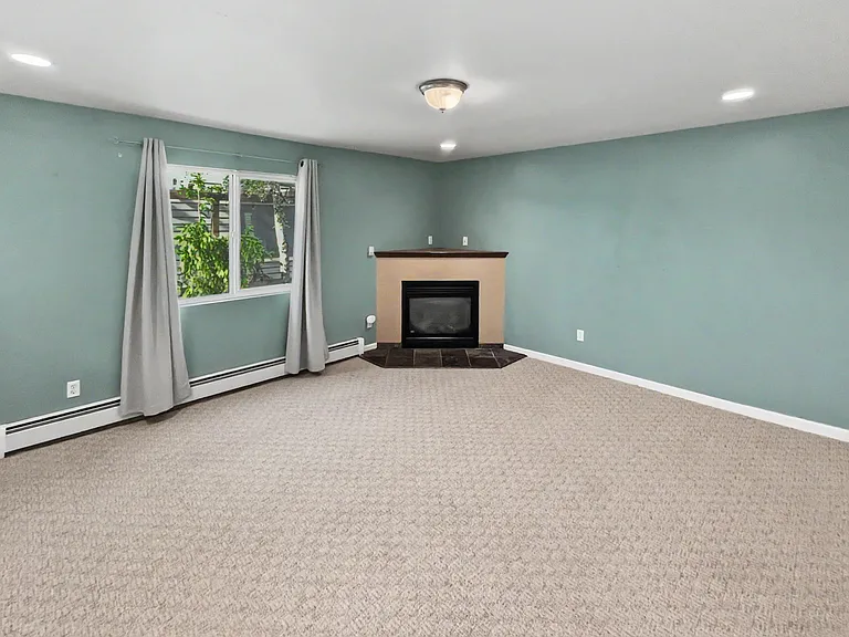 617 N St #D — Photo 2