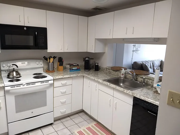 175 Beacon St #307 — Photo 8