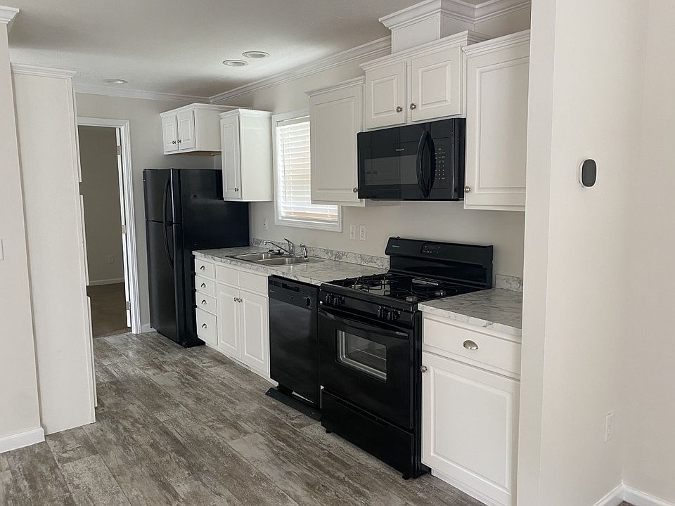 1st image of 2 Willow Dr #112