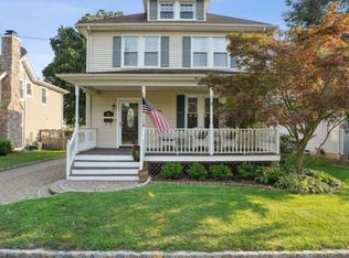 16 Maple Ave, Morris Plains, NJ 07950