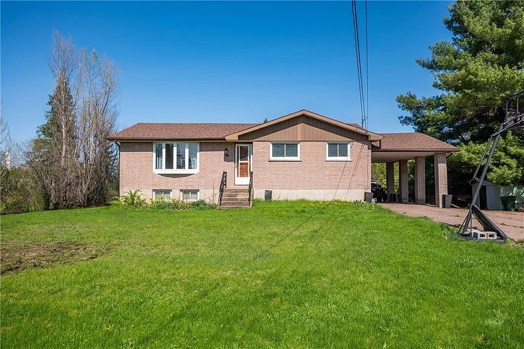 10 Valley St, Laurentian Valley, ON K8A 8R2 Zillow