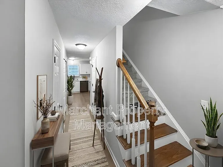 329 Riverside Chase Cir — Photo 5