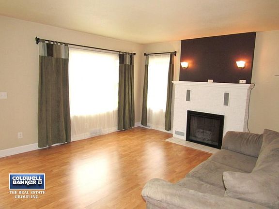 Spacious living room