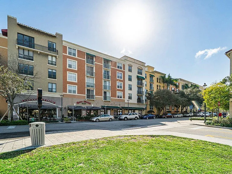 630 Sapodilla Ave #110 — Photo 24