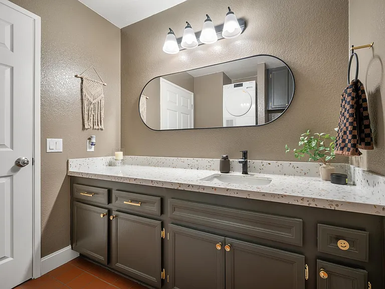 3821 Albatross St — Photo 14