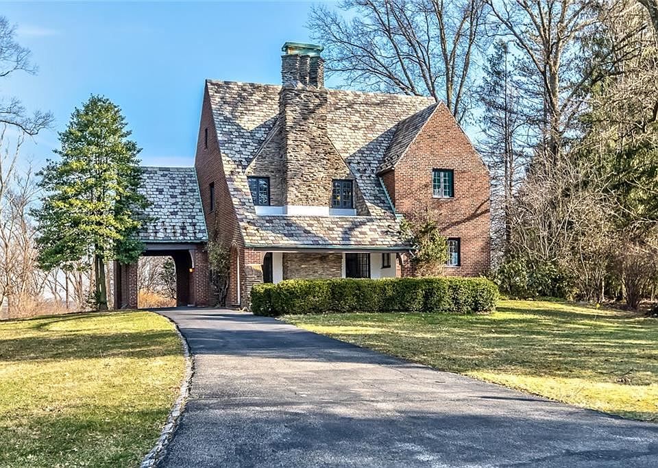 1st image of 2688 Oak Hill Dr