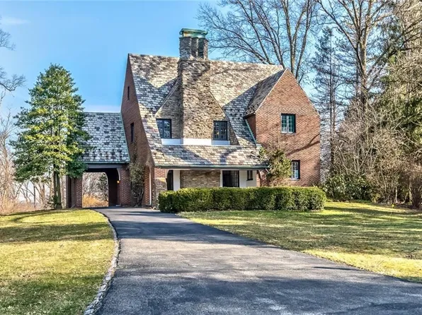 2688 Oak Hill Dr, Allison Park, PA 15101