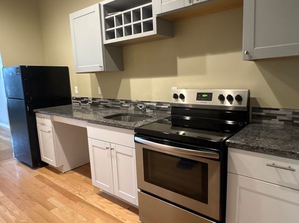 122 N Main St #2E