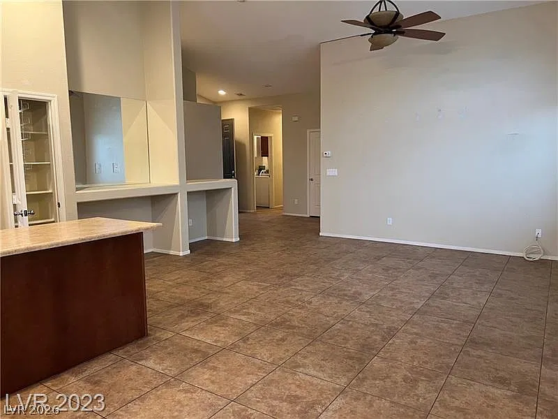 3 bed, 2.0 bath, 1377 sqft, $1,750 — Photo 3