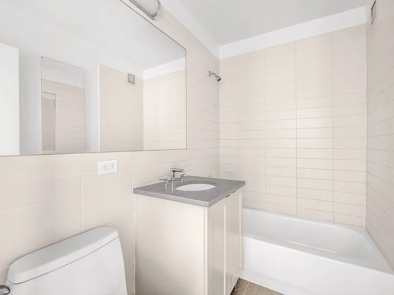 420 W 42nd St #21H — Photo 9
