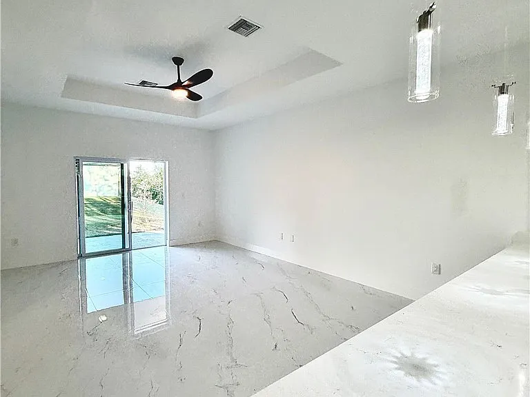 767 Crystal Ave S — Photo 3