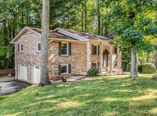 1 Red Oak Cir, Johnson City, TN 37604