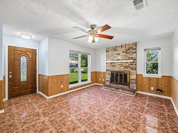 5th image of 25732 Chestnut Ln