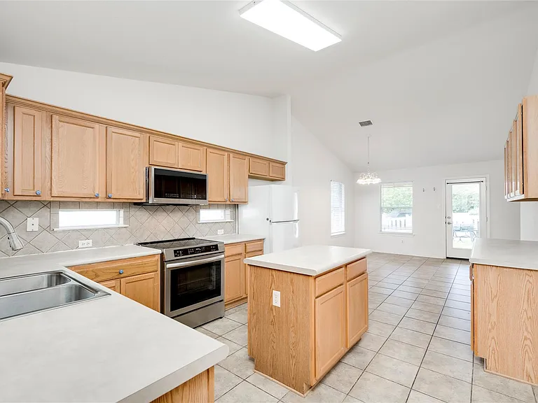 18117 Glacier Bay St — Photo 21