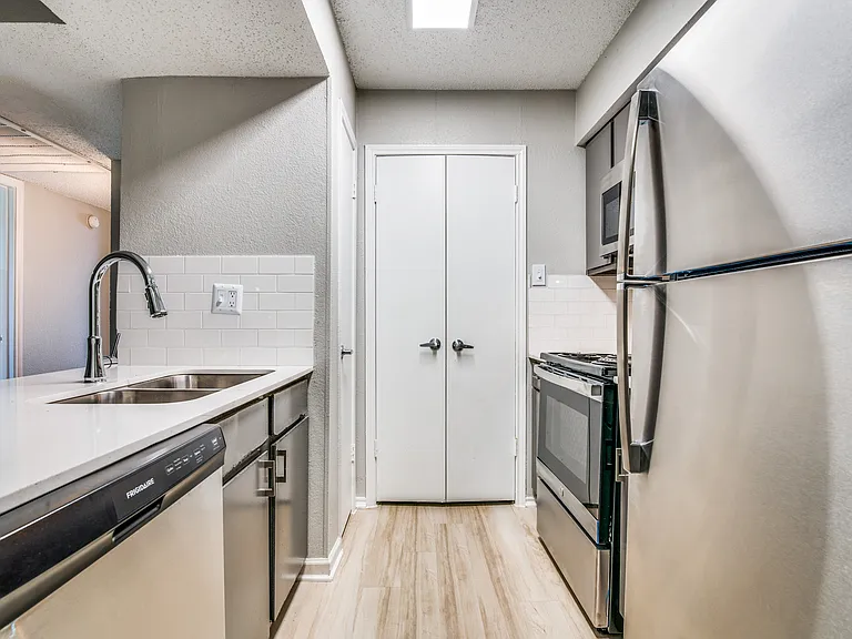 The Durham Apartments — Photo 12