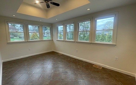 5th image of 42 Hoover Rd