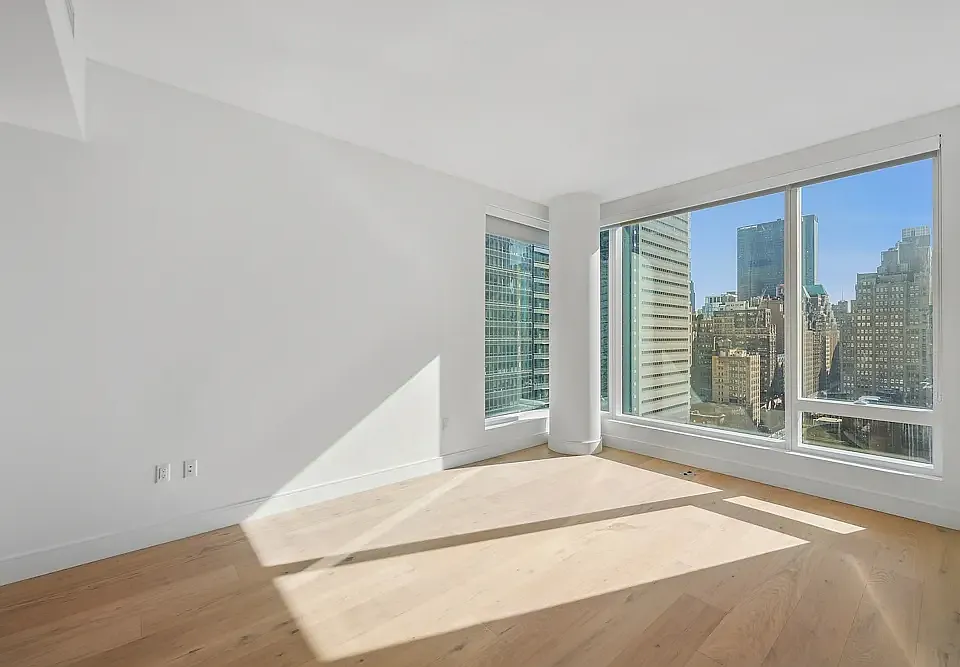 312 W 43rd St #24B