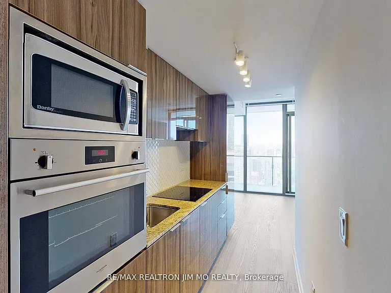 11 Wellesley St W #5510 — Photo 23