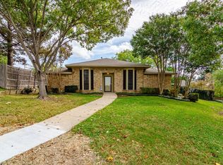 1832 Green Ridge Ct, Carrollton, TX 75007