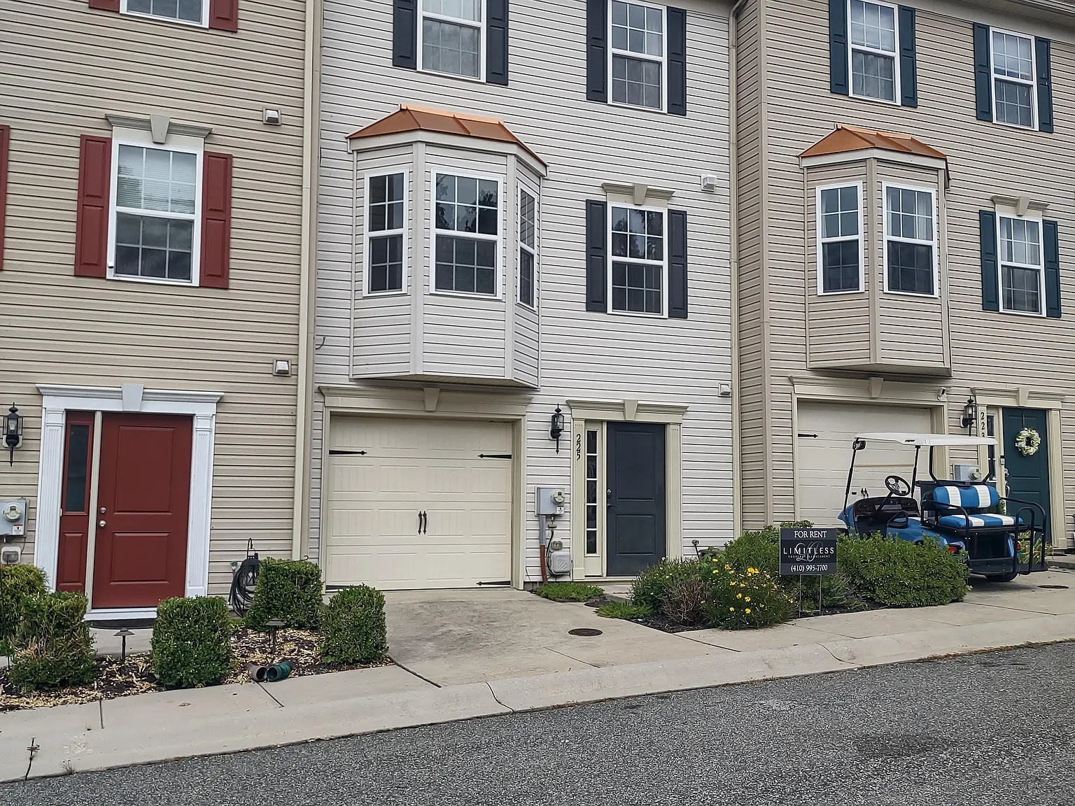 3 bed, 2.5 bath, 1392 sqft, $2,395 — Photo 1