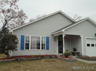 222 Attmore Dr, New Bern, NC 28560