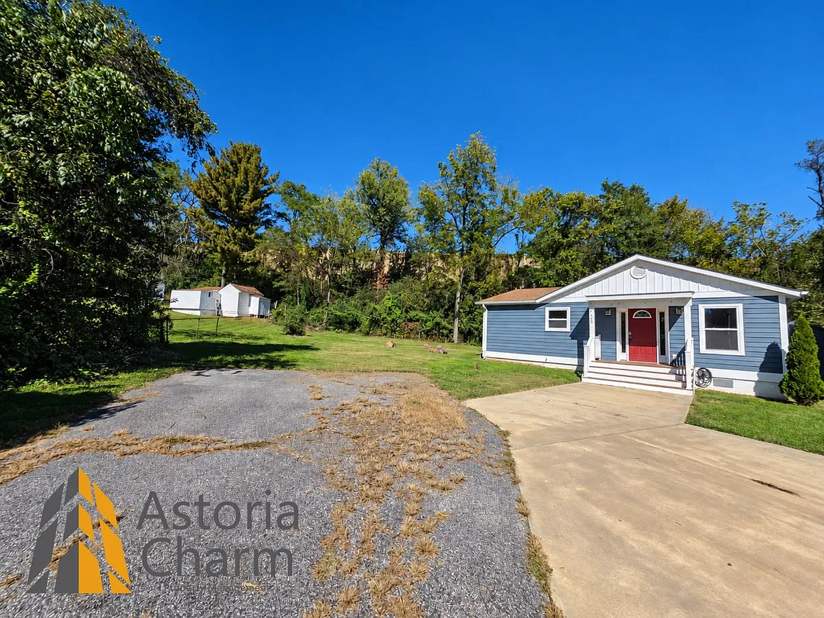 703 Cedar Ave - 703 Cedar Ave — Photo 2