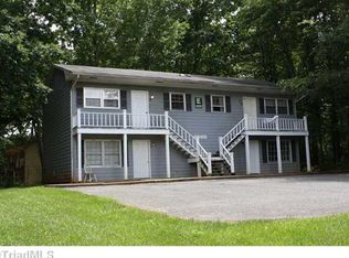 400 College Place Ave, Dobson, NC 27017