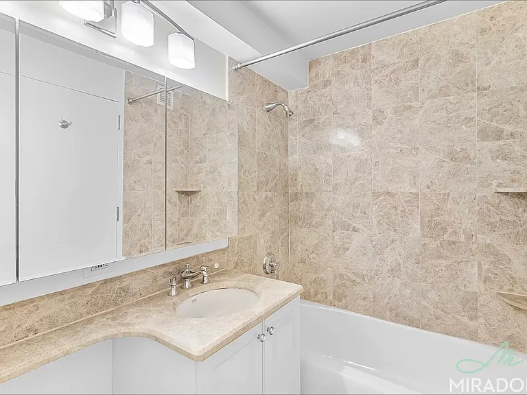 60 23rd St #1607 — Photo 5