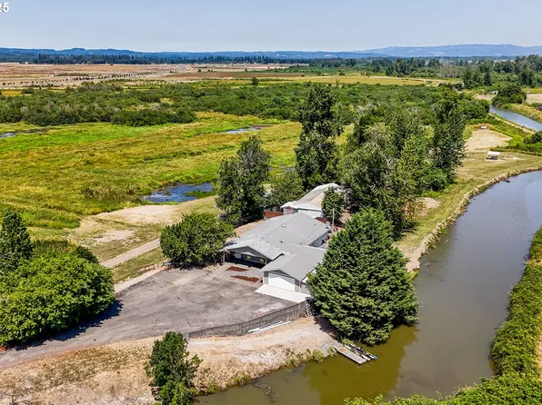 34579 E Columbia Ave, Scappoose, OR 97056