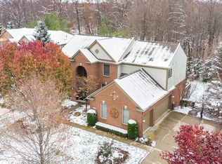 3825 Piedmonte Dr, Rochester, MI 48306
