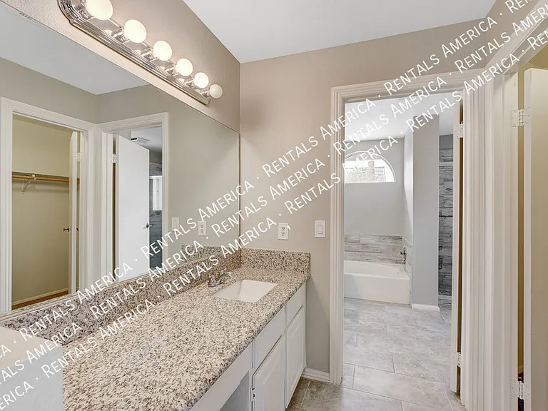 319 Simon Bolivar Dr — Photo 35