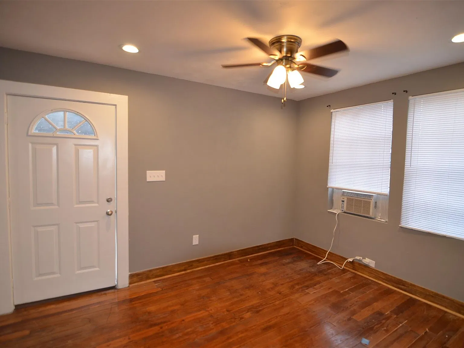 1 bed, 1.0 bath, 700 sqft, $895 — Photo 3