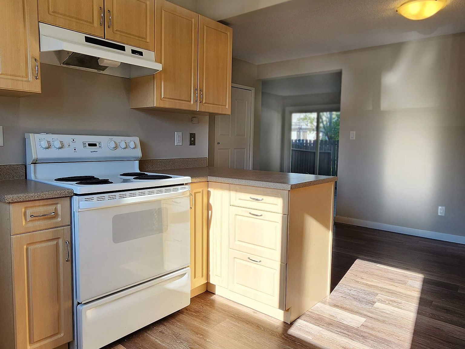 17815 95th St NW, Edmonton, AB T5Z 2E7 Zillow