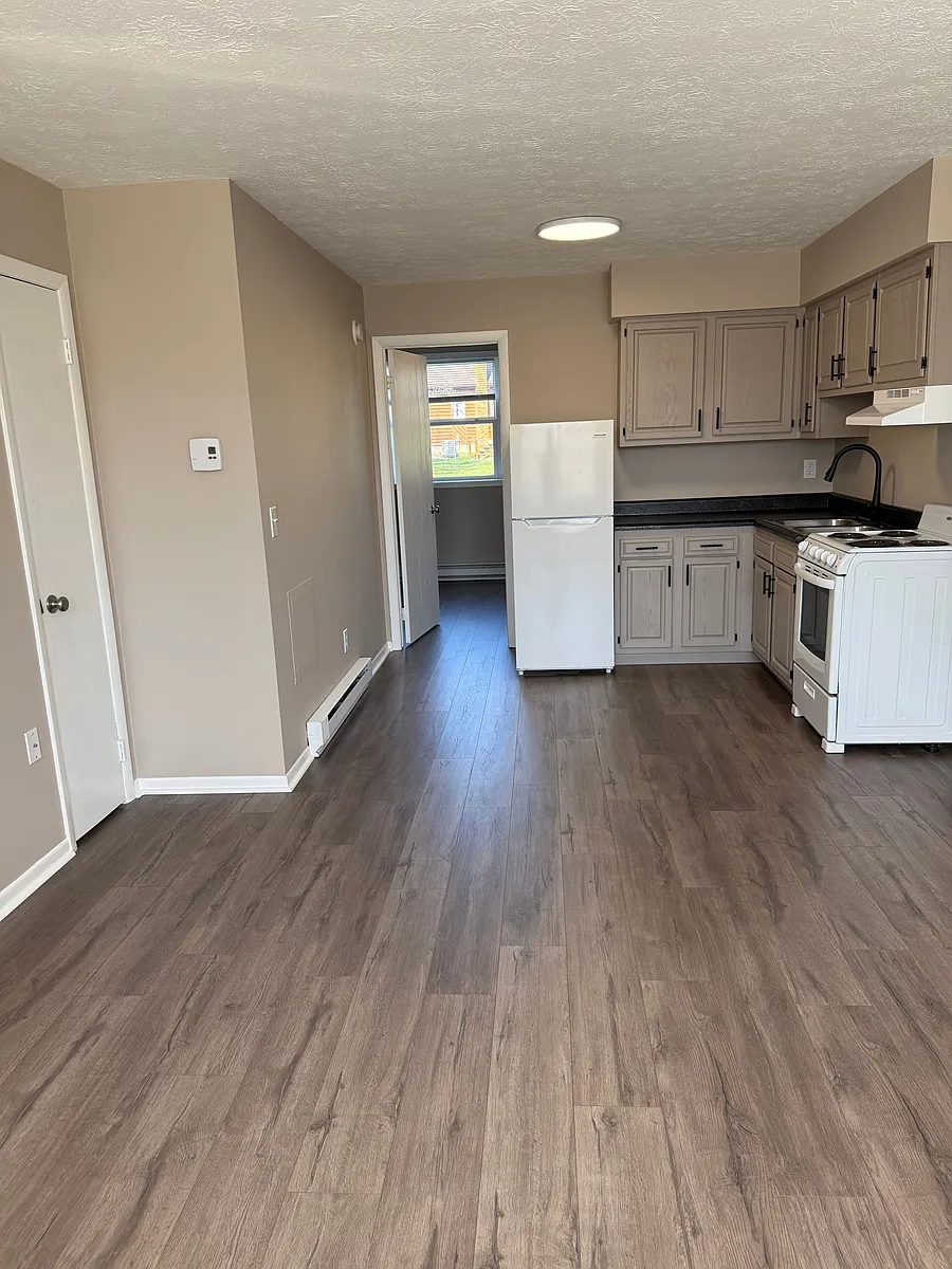 Building Photo - 846 S Diamond St #5