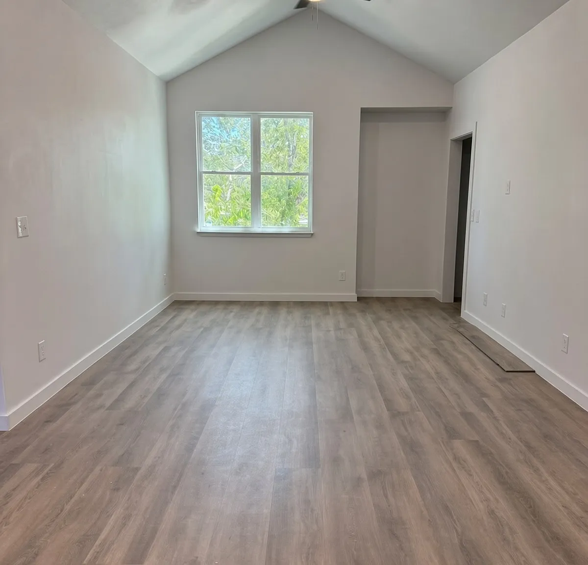1307 Pleasanton Rd — Photo 1