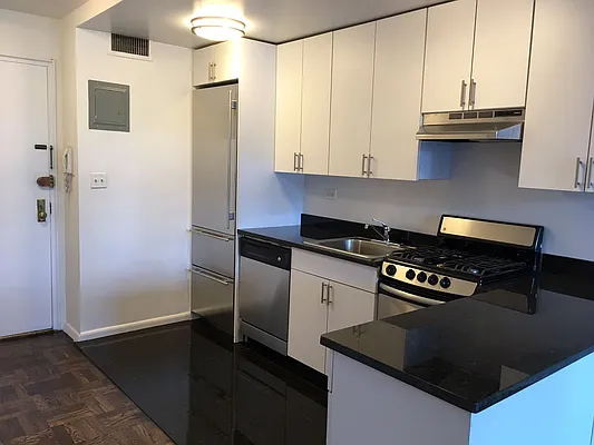 Rented by Solil Management | media 1