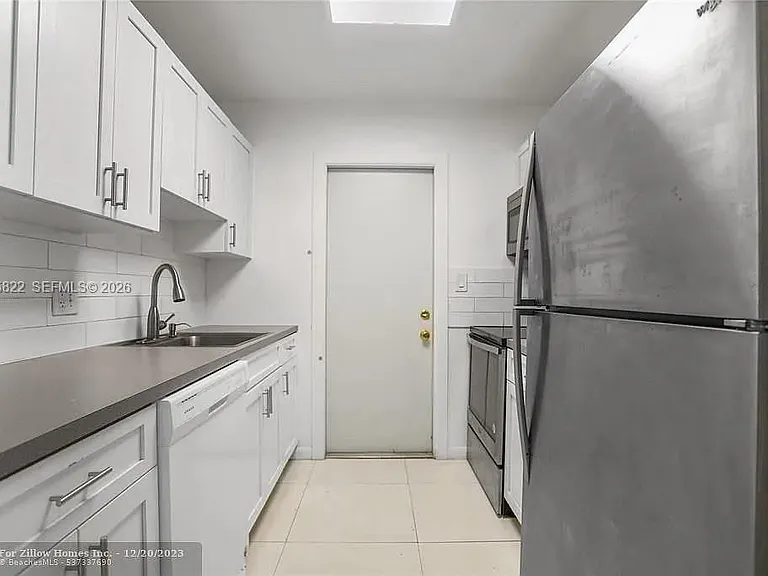 348 S Federal Hwy #31 — Photo 11