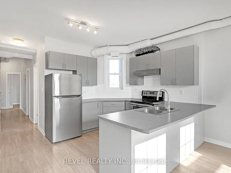 657 Barton St E #302 — Photo 11