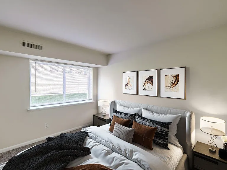 Bennington Crossings Apartment Homes — Photo 7