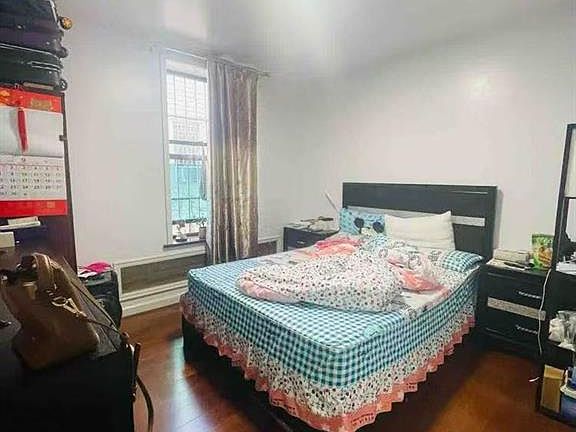 3rd image of 1653 W 7th St #1F