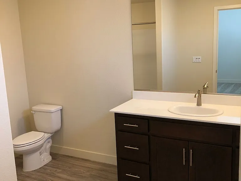 Luxe Ripon Apartments — Photo 29