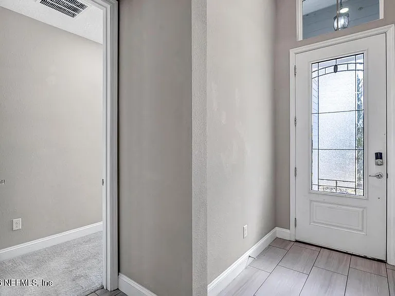 275 Renwick Pkwy — Photo 3
