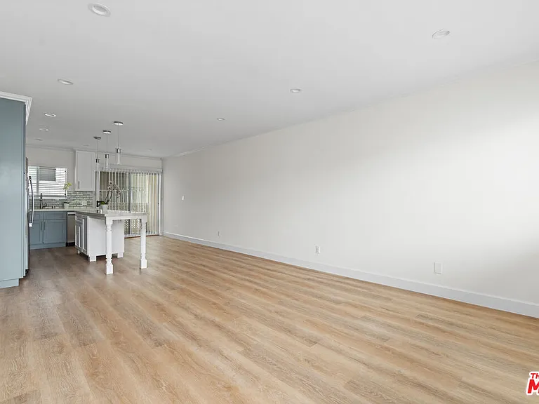 2435 3rd St #3 — Photo 8