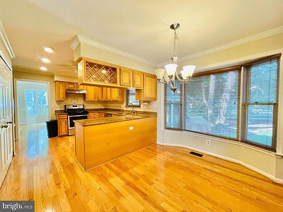2nd image of 7227 Devereux Ct
