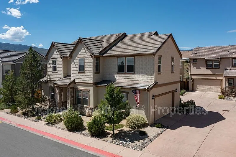 4 bed, 2.5 bath, 2541 sqft, $3,150 — Photo 2