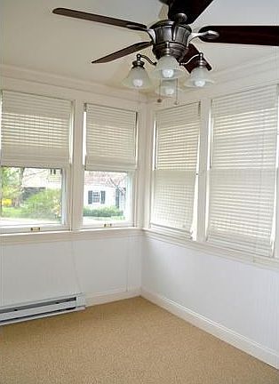 Sunporch - featuring new carpet plus ceiling fan