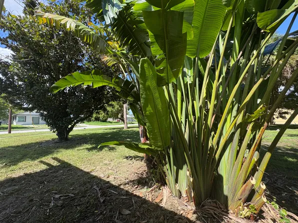 1010 Mayflower Road, Fort Pierce, FL 34950