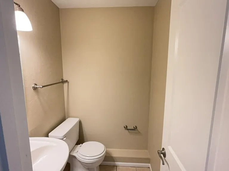 507 NW 39th Rd #310 — Photo 18