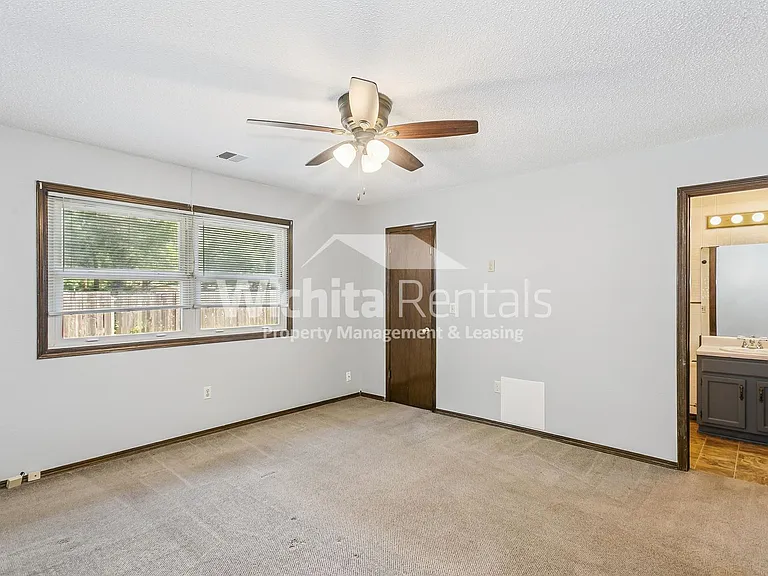 4549 S Washington Ct — Photo 6