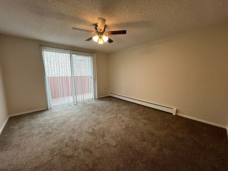 10th Street Square Apartments — Photo 16